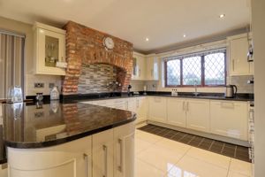 Kitchen- click for photo gallery